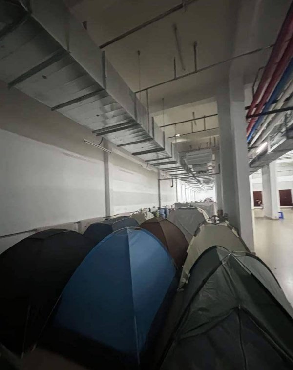 驰盈优配 东北高校要不要为学生宿舍装空调？